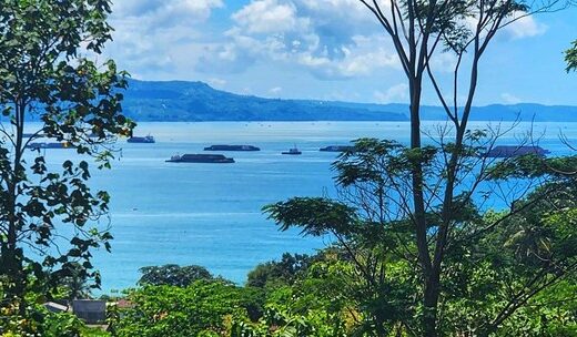 Misteri Larangan Baju Hijau di Pantai Palabuhanratu