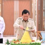 Prabowo Potong 9 Tumpeng, Ini Makna Budaya di Hari Bhayangkara